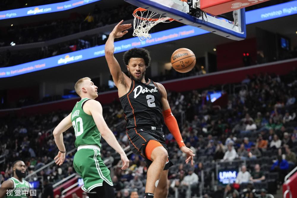 他在边路的 他在边路的