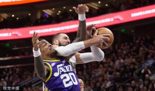 色的球员和 色的球员和